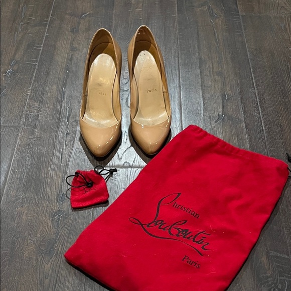 Christian Louboutin Beige Patent Leather Pumps Size 36 1/2 - Picture 2 of 7